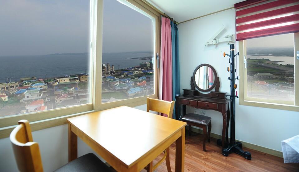 Seongsanpo Love Pension Seogwipo Exterior photo