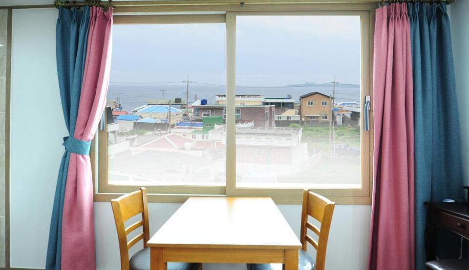 Seongsanpo Love Pension Seogwipo Exterior photo